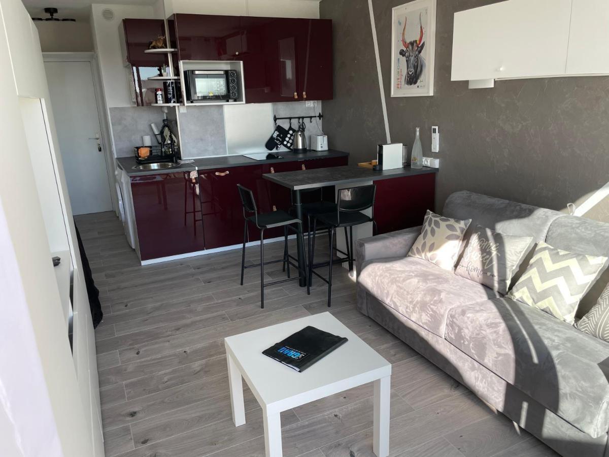 Superbe Studio, Terrasse, Piscine, Parking * Le Grau-du-Roi